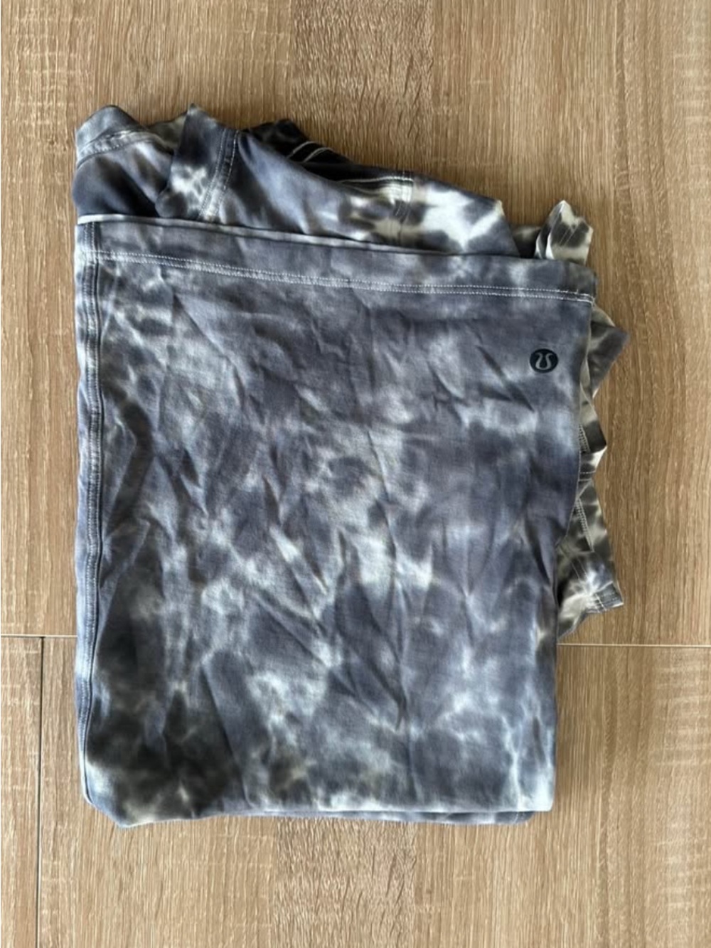 lululemon athletica Tie-Dye Short Sleeve Tee in Gray and White
